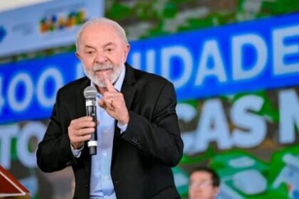 Rádio Clube FM cita pesquisa realizada pela Paraná Pesquisas.