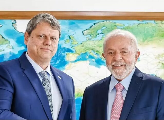 Diário do Centro do Mundo cita pesquisa realizada pela Paraná Pesquisas. 1 Diário do Centro do Mundo cita pesquisa realizada pela Paraná Pesquisas.