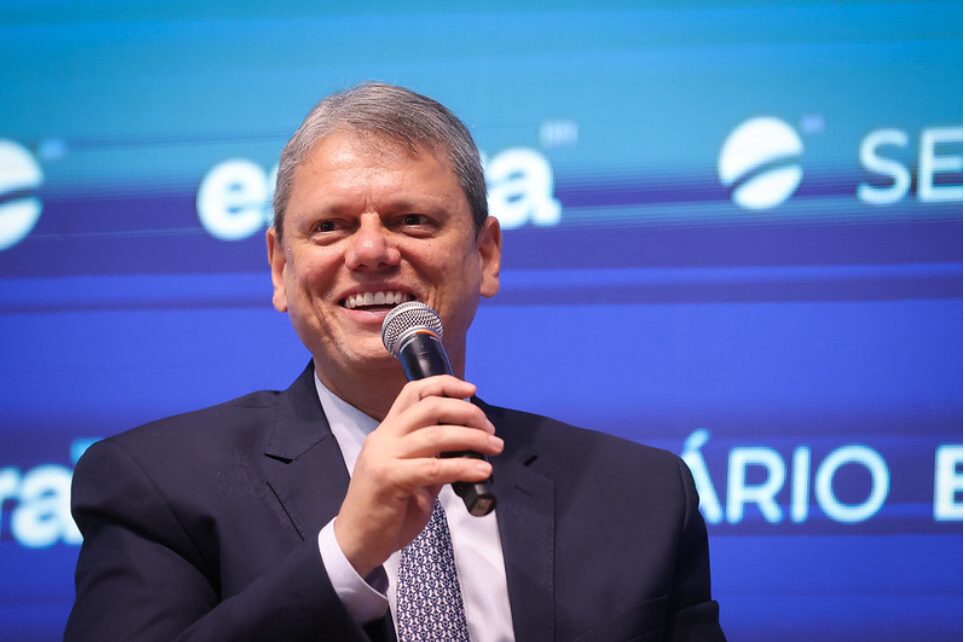 Crusoé cita pesquisa realizada pela Paraná Pesquisas no Estado de São Paulo. 1 Crusoé cita pesquisa realizada pela Paraná Pesquisas no Estado de São Paulo.