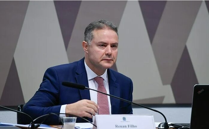 Jornal Exta cita pesquisa realizada pela Paraná Pesquisas.
