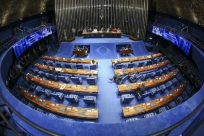 Rádio Manchete Rio cita pesquisa realizada pela Paraná Pesquisas no Estado do Rio de Janeiro.