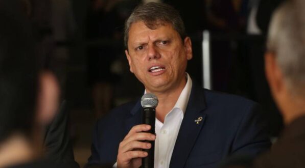 Diário do Poder cita pesquisa realizada pela Paraná Pesquisas. 1 Diário do Poder cita pesquisa realizada pela Paraná Pesquisas.