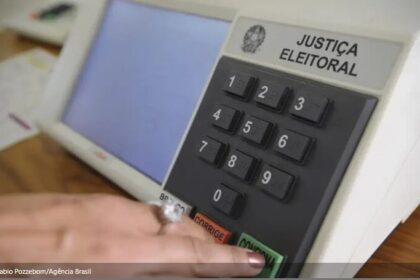 Revista Forum cita pesquisa realizada pela Paraná Pesquisas no Distrito Federal.