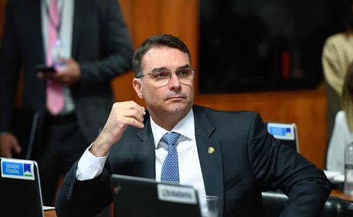 Vista Pátria cita pesquisa realizada pela Paraná Pesquisas no Estado do Rio de Janeiro. 1 Vista Pátria cita pesquisa realizada pela Paraná Pesquisas no Estado do Rio de Janeiro.