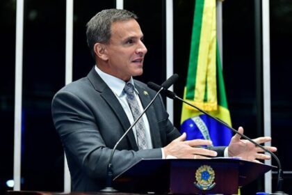 O Palaciano cita pesquisa realizada pela Paraná Pesquisas no Estado do Acre.