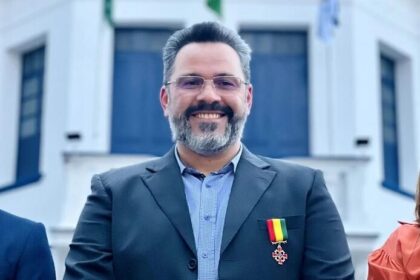 O Palaciano cita pesquisa realizada pela Paraná Pesquisas no Estado do Acre.