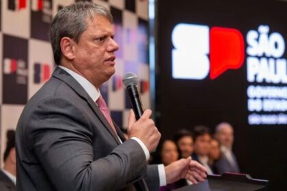 Band cita pesquisa realizada pela Paraná Pesquisas no Estado de São Paulo.