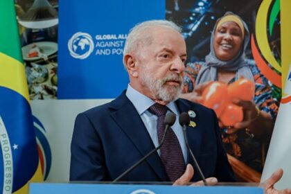 Política Livre cita pesquisa realizada pela Paraná Pesquisas.
