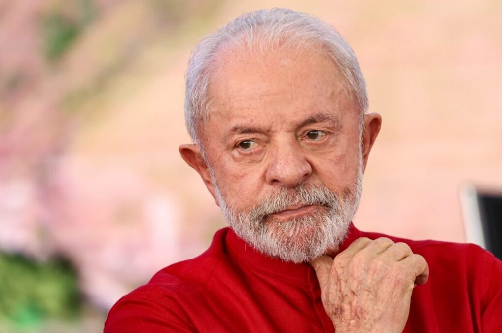 GP1 cita pesquisa realizada pela Paraná Pesquisas. 1 GP1 cita pesquisa realizada pela Paraná Pesquisas.