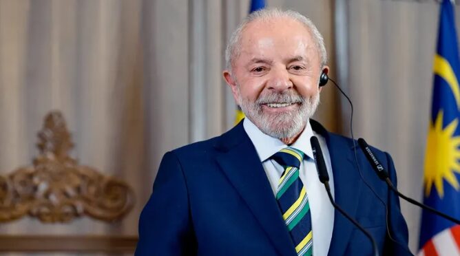 Rádio Bandeirantes cita pesquisa realizada pela Paraná Pesquisas. 1 Rádio Bandeirantes cita pesquisa realizada pela Paraná Pesquisas.