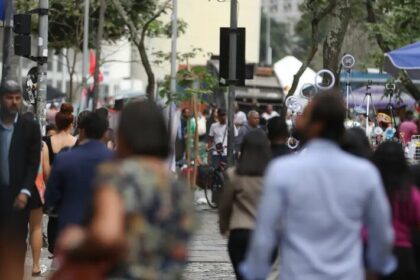 011 News cita pesquisa realizada pela Paraná Pesquisas.