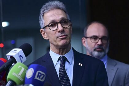 Gazeta do Povo cita pesquisa realizada pela Paraná Pesquisas no Estado de Minas Gerais.