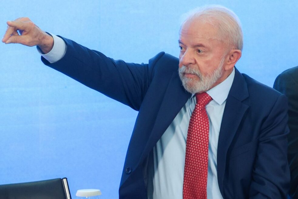 Carta Capital cita pesquisa realizada pela Paraná Pesquisas no Estado de Minas Gerais. 1 Carta Capital cita pesquisa realizada pela Paraná Pesquisas no Estado de Minas Gerais.
