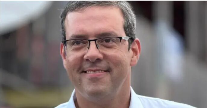 Revista Oeste pesquisa realizada pela Paraná Pesquisas no Estado do Amapá. 1 Revista Oeste pesquisa realizada pela Paraná Pesquisas no Estado do Amapá.