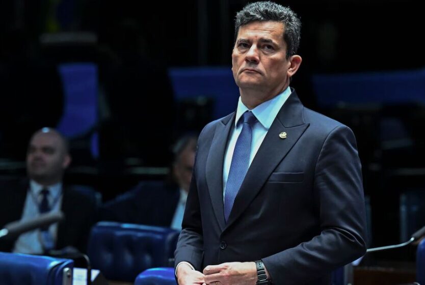 A Crítica cita pesquisa realizada pela Paraná Pesquisas no Estado do Paraná. 1 A Crítica cita pesquisa realizada pela Paraná Pesquisas no Estado do Paraná.
