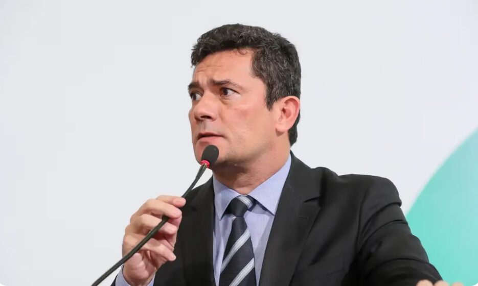 Primeira Hora cita pesquisa realizada pela Paraná Pesquisas no Estado do Paraná.