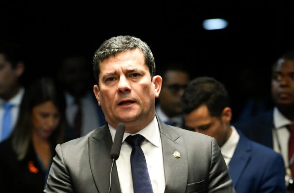 Pleno News cita pesquisa realizada pela Paraná Pesquisas no Estado do Paraná.