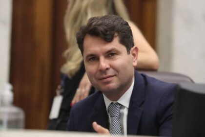 D'Ponta cita pesquisa realizada pela Paraná Pesquisas no Estado do Paraná.