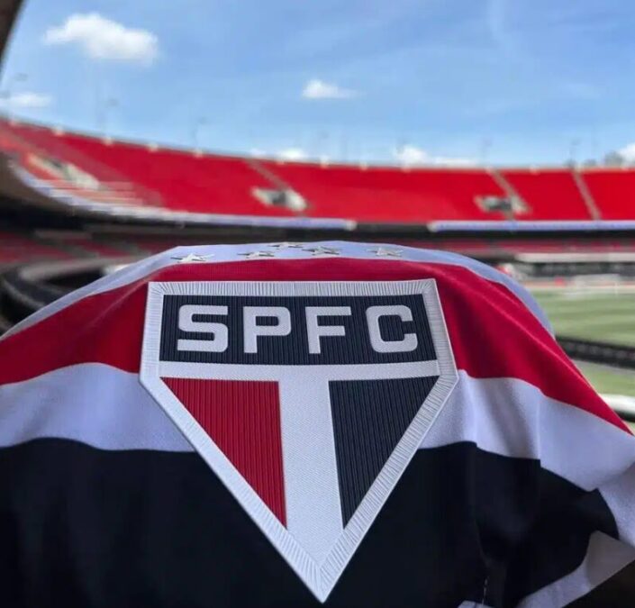 Arquibancada Tricolor cita pesquisa realizada pela Paraná Pesquisas. 1 Arquibancada Tricolor cita pesquisa realizada pela Paraná Pesquisas.