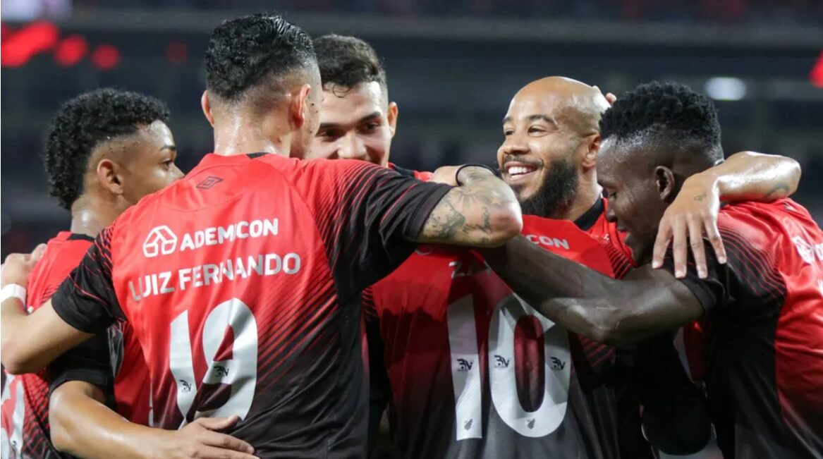 Um Dois Esportes cita pesquisa realizada pela Paraná Pesquisas.