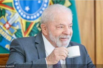 Revista Forum cita pesquisa realizada pela Paraná Pesquisas.