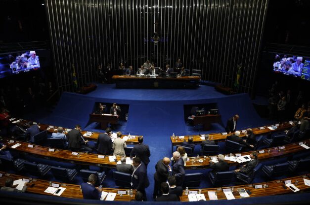 Folha de São Paulo cita pesquisa realizada pela Paraná Pesquisas no Estado do Pará.