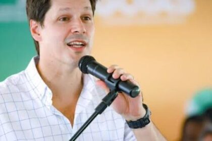 Transmissão Política cita pesquisa realizada pela Paraná Pesquisas no Estado de Goiás.