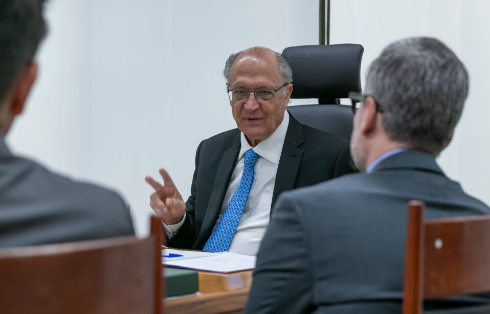 Antagonista cita pesquisa realizada pela Paraná Pesquisas no Estado de São Paulo. 1 Antagonista cita pesquisa realizada pela Paraná Pesquisas no Estado de São Paulo.