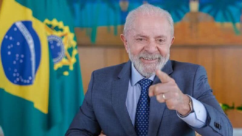 B News cita pesquisa realizada pela Paraná Pesquisas. 1 B News cita pesquisa realizada pela Paraná Pesquisas.