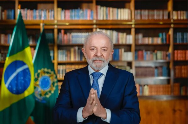 Pleno News cita pesquisa realizada pela Paraná Pesquisas.