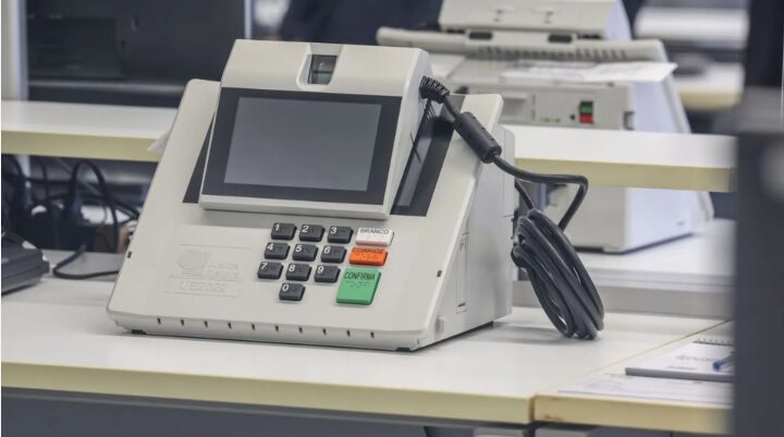 SCC10 cita pesquisa realizada pela Paraná Pesquisas.