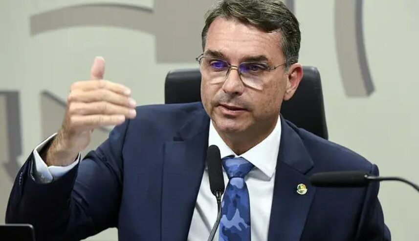 Revista Oeste cita pesquisa realizada pela Paraná Pesquisas. 1 Revista Oeste cita pesquisa realizada pela Paraná Pesquisas.