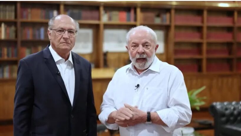Blog do Esmael cita pesquisa realizada pela Paraná Pesquisas no Estado de São Paulo. 1 Blog do Esmael cita pesquisa realizada pela Paraná Pesquisas no Estado de São Paulo.