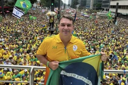 Blog Claudio Dantas cita pesquisa realizada pela Paraná Pesquisas no Estado do Amapá.