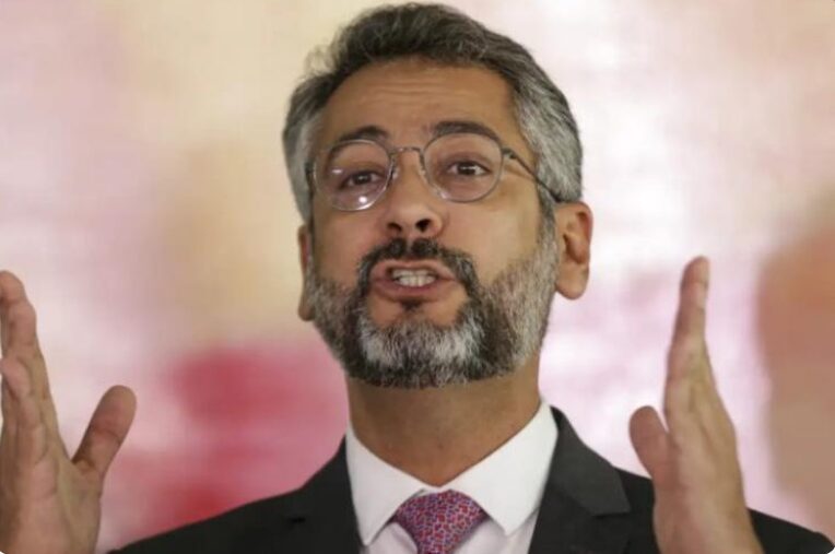Ponto da Pauta cita pesquisa realizada pela Paraná Pesquisas no Estado do Amapá.