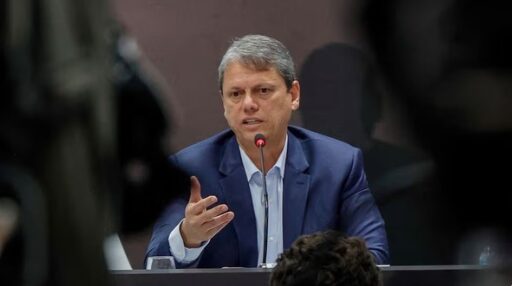 Clube FM cita pesquisa realizada para Paraná Pesquisas no Estado de São Paulo. 1 Clube FM cita pesquisa realizada para Paraná Pesquisas no Estado de São Paulo.