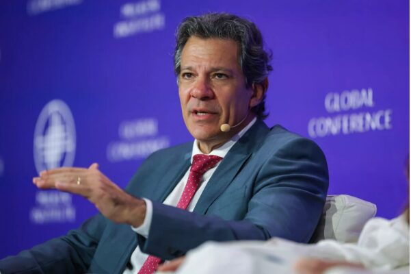 Pleno News cita pesquisa realizada para Paraná Pesquisas no Estado de São Paulo.