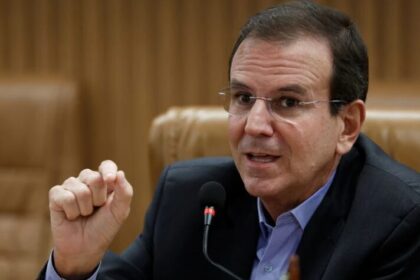 SBT News cita pesquisa realizada para Paraná Pesquisas no Estado do Rio de Janeiro.