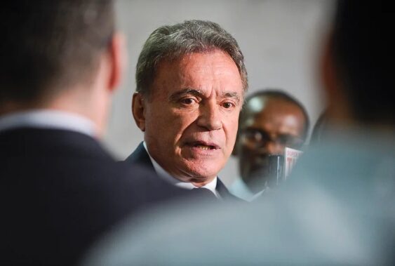 Metrópoles cita pesquisa realizada para Paraná Pesquisas no Estado do Paraná. 1 Metrópoles cita pesquisa realizada para Paraná Pesquisas no Estado do Paraná.