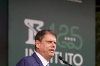 UOL Notícias cita pesquisa realizada para Paraná Pesquisas no Estado de São Paulo.