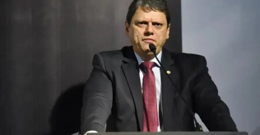 Revista Oeste cita pesquisa realizada para Paraná Pesquisas no Estado de São Paulo.