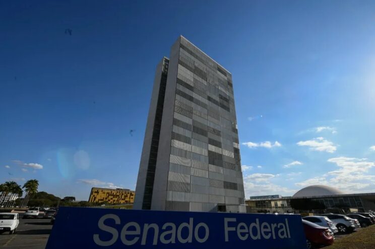 Exame cita pesquisa realizada para Paraná Pesquisas no Estado do Alagoas. 1 Exame cita pesquisa realizada para Paraná Pesquisas no Estado do Alagoas.